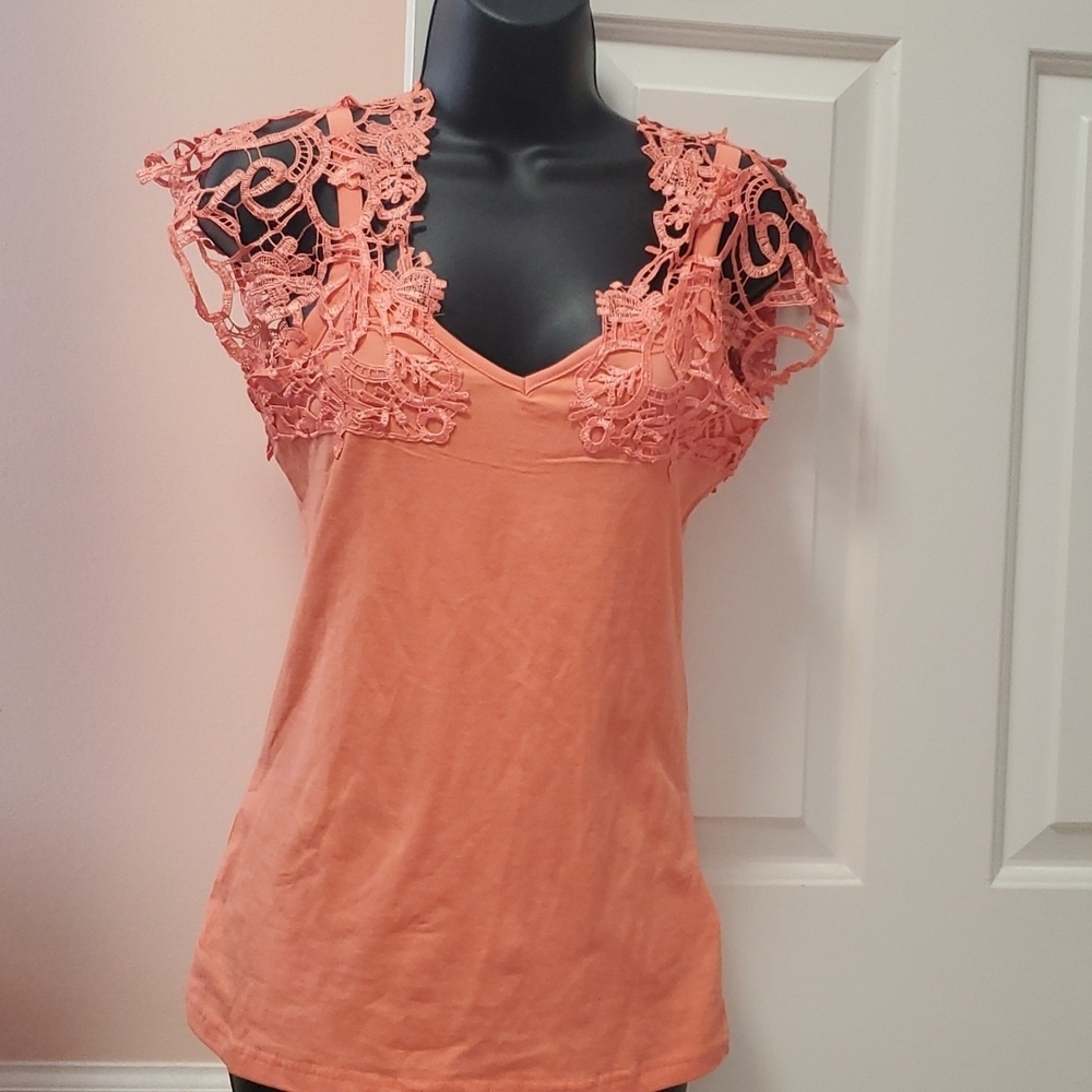 VENUS Women's Detailed Top NWT